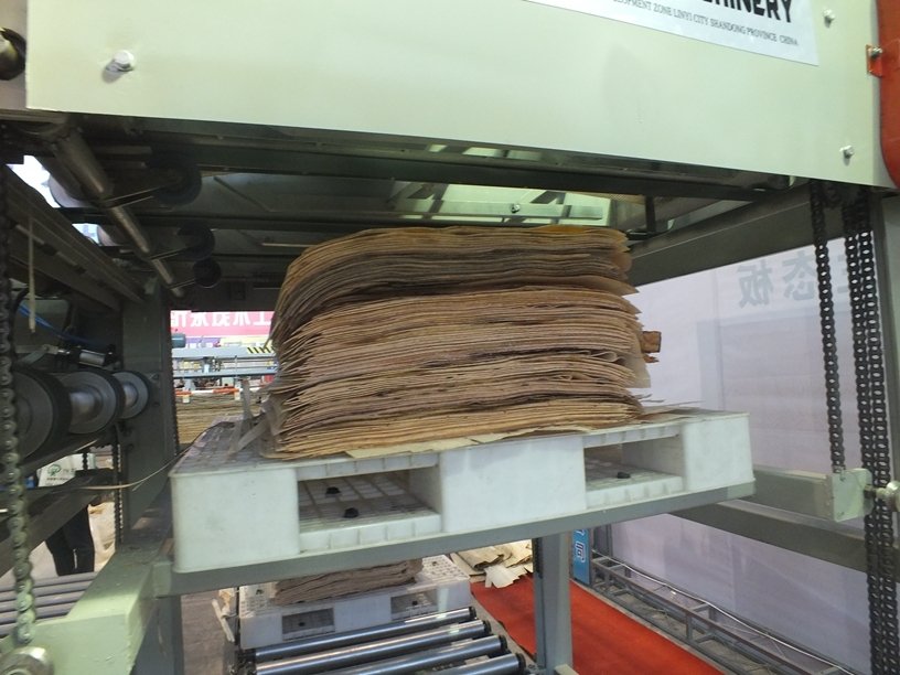 Automatic Plywood Veneer Peeling Production Line