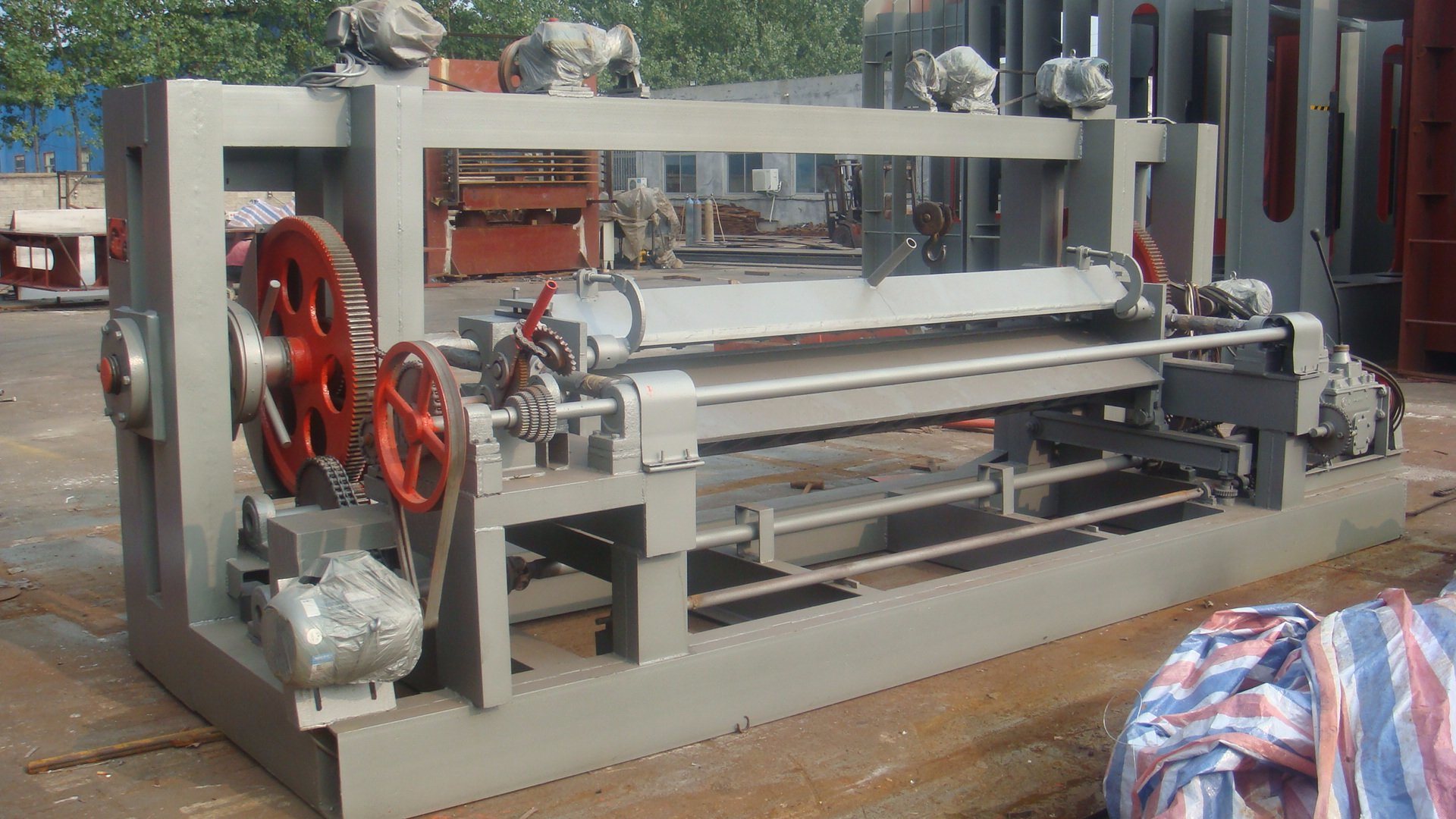 The 8 Feet Okoume Face Veneer Peeling Lathe for Gabon
